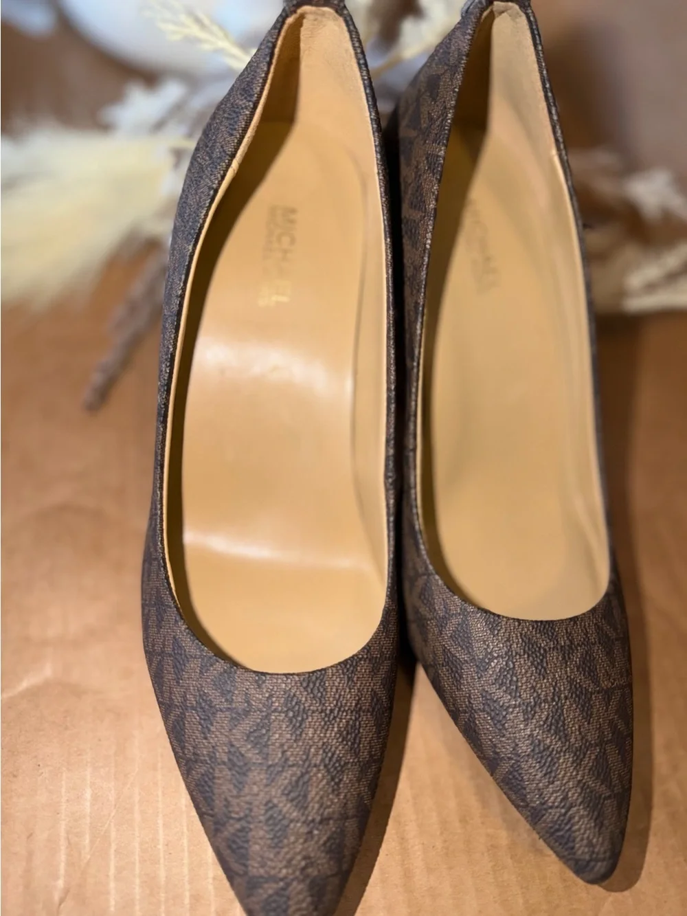 Michael Kors Brown Textured Pointed-Toe Mid Stiletto Pumps